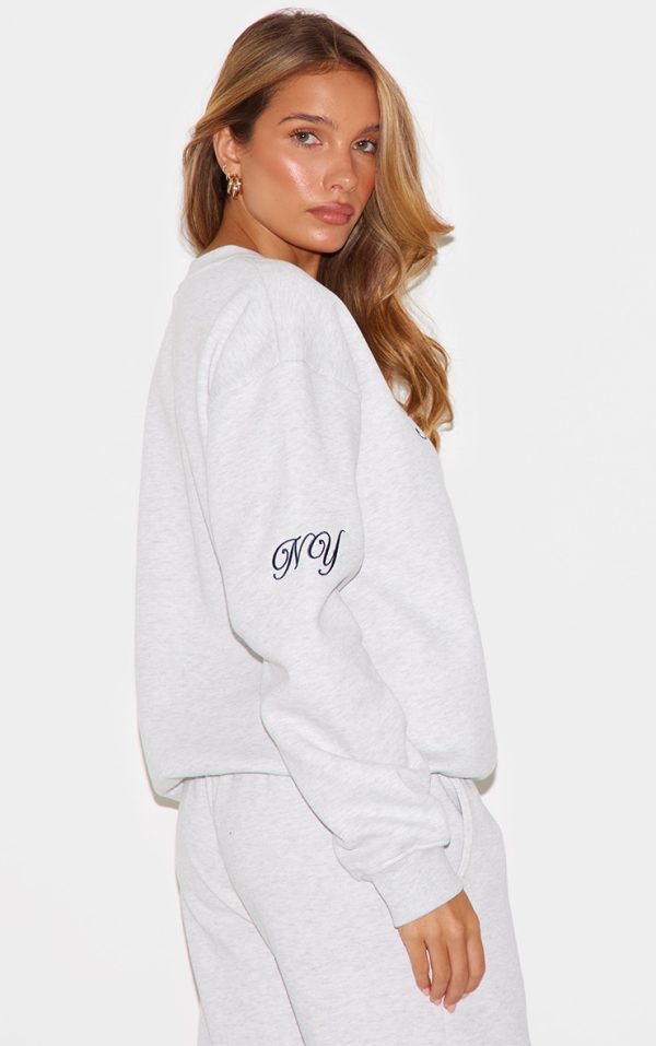 008ec78848e564dd0085b998a4f6731ea5ff6fb0_CNL9634_2_ash_grey_new_york_embroidered_boxy_sweat