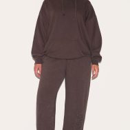 01142bda871ccc4ef92e644c8d836651a7da44b4_CNL9392_3_prettylittlething_shape_chocolate_hoodie