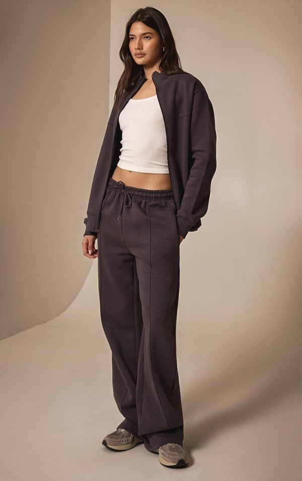 0192a201ef02496830585e64b61cc3abb4b87511_CNF7113_4_charcoal_seam_detail_straight_leg_joggers