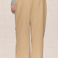 01e3e40ebfd9343f1f5dfa917e7fccf4f6e39a87_CNK9216_3_sand_carpenter_seam_detail_jeans-1