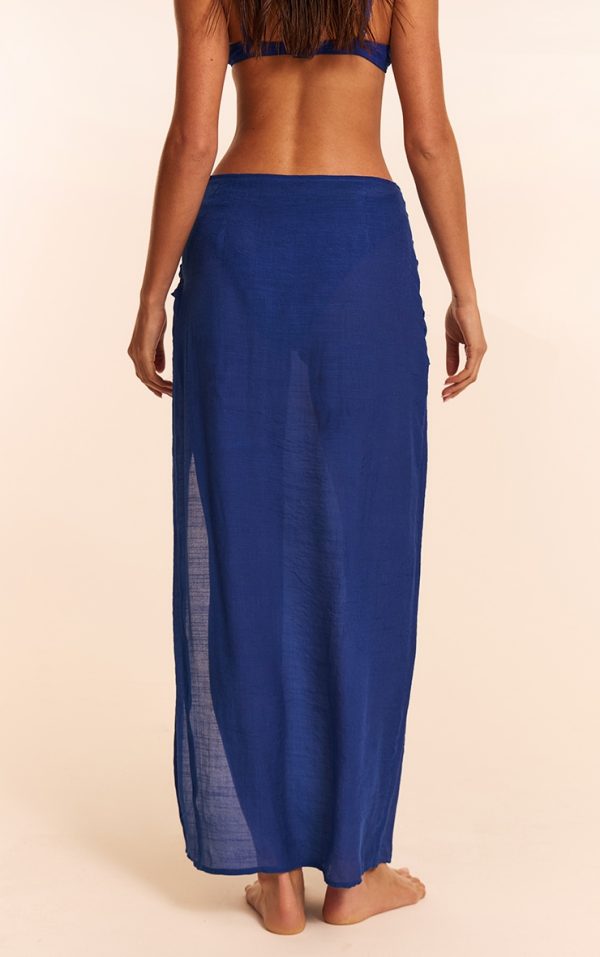 025b160cec0c31639e08de432d9c7cb506716bac_CNM3537_3_cobalt_textured_woven_o_ring_maxi_beach_skirt