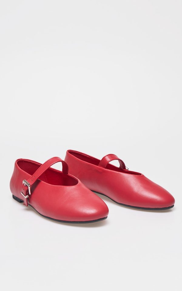 0293aa7535ea8a375fcea545b851a86cd2053ff9_CNK1702_3_red_pu_round_toe_ballet_pumps
