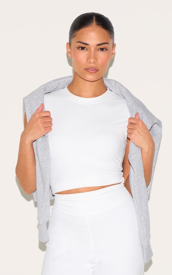 032fec223cf415a33c8a90122fc26f501dbfaa0c_CNK9517_4_petite_white_contour_sculpt_short_sleeve_crop_top