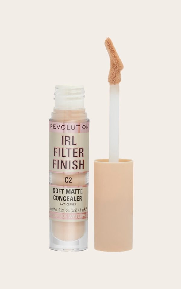 03ae875098ab5f7a0c79e3a0ff02e4ee83eec9f8_CNJ7010_1_revolution_irl_filter_finish_concealer_c2