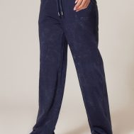 03f3c21608b6712fdfc5a78f09d0b1dd1e335e67_CNK5071_2_prettylittlething_navy_washed_low_rise_oversized_wide_leg_joggers