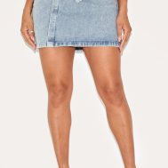0462c6107082bbedc5222e212c7bd250aac61dc6_CNC8667_2_shape_washed_blue_denim_foldover_waist_mini_skirt