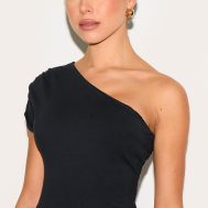 04683912d54c96f5ce714e78e6040c1f29addebe_CNM6617_4_black_one_shoulder_asymmetric_top