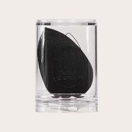 055196db0fa67d2ace30b02fc92ee65893cdf560_CNG6165_1_beautyblender_makeup_sponge_pro