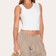 05614720b4f85cf8f40c29b725fcdfb183ad00c1_CNJ9692_5_plt_label_cream_faux_fur_hand_bag