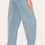 063d6d599f4f0a0fe0260227d1c17505e09f4a2e_CNJ8972_3_tall_vintage_bleach_wash_high_waist_baggy_boyfriend_jean