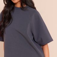 07d358bd7cb4f34bac38ed355812f6c97e25e934_CNM9876_4_tall_navy_interlock_cropped_boxy_sweatshirt