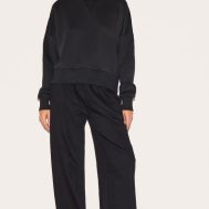 07f8e01dd514a201c080840ce6bccf16a5ca3f44_CNM0182_3_black_boxy_basic_sweatshirt