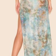 08fff00843c148efd6423b5824be5d4831819f2a_CNL5009_3_green_mottled_print_o_ring_detail_maxi_beach_skirt