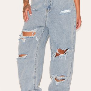 PRETTYLITTLETHING Plus Light Wash Ripped Mom Jeans