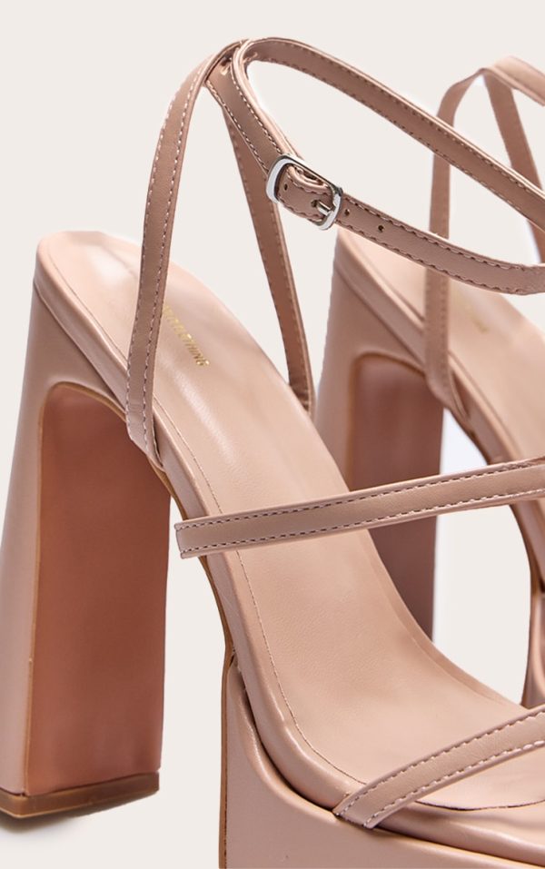 09b02669ed299d9fe6e9b6390308f6bffbc5b094_CNL8024_4_nude_pu_square_toe_platform_heeled_sandals