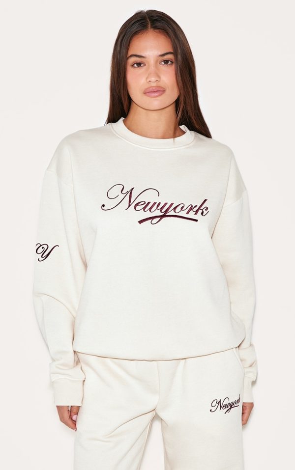 09ded4ea3d78a82e0fd7981534402666926b35e0_CNL9632_1_cream_new_york_embroidered_boxy_sweat