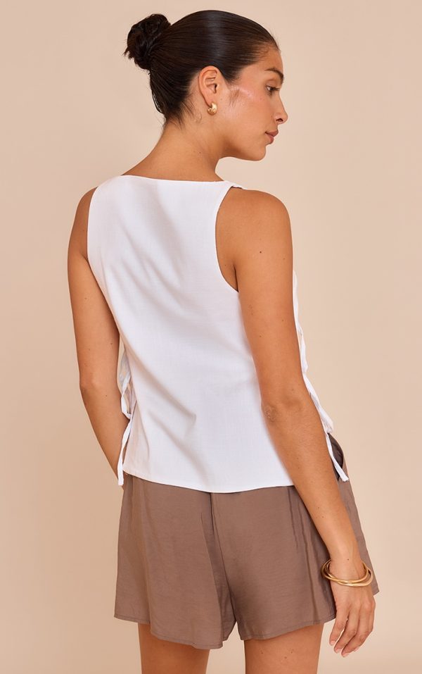 0a405dddf2708af60ed59197a8770e549005975f_CNN1040_2_petite_white_tie_side_detail_top