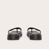 0a6d85921f866e7918226b4a26b0644f81724274_CNL6572_3_black_pu_round_toe_thong_flatform_sandals