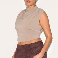 0a6dc3a02c05be3eb07b7c13e7e032afb4e7509e_CNM3407_4_plus_mushroom_woven_pleated_boxy_top