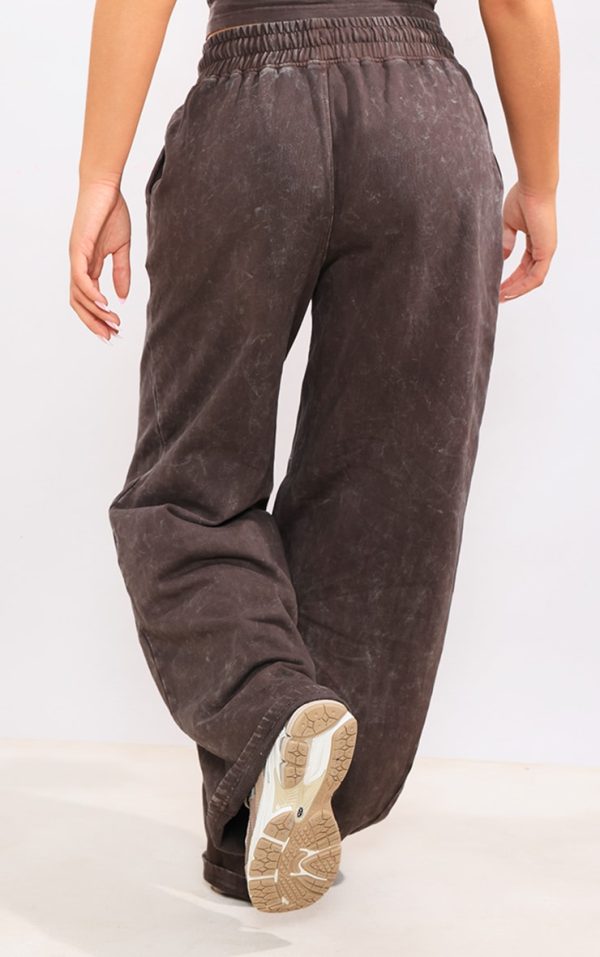 0aaba401d03009289cd8f088e51c3007e72f6598_CNH3713_3_chocolate_washed_oversized_low_rise_wide_leg_joggers