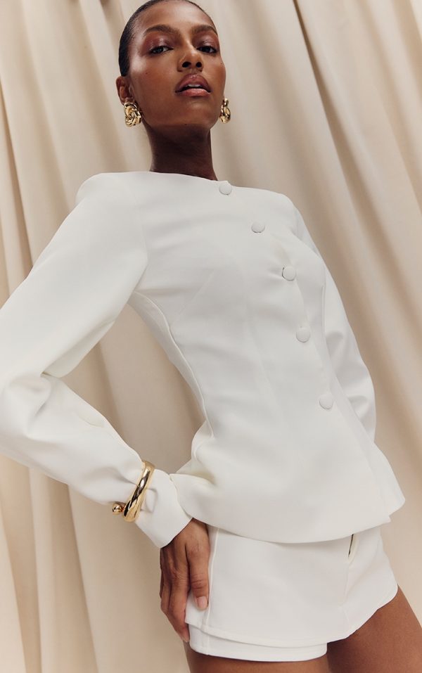 0ad773fa4494d14df088be6ad78b3b8bc11d3e8d_CNL8445_5_white_woven_cinched_waist_cocoon_sleeve_button_up_blazer