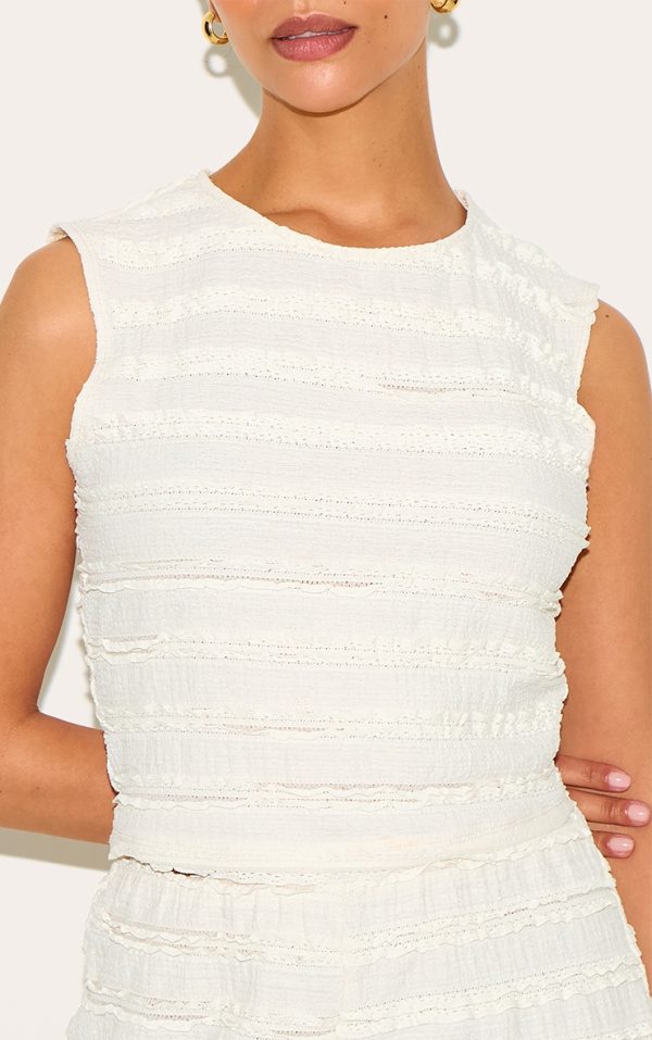 0aee4041fda1a8af20284765fa3b9cb21d4f3935_CNN1066_4_petite_cream_textured_halterneck_crop_top