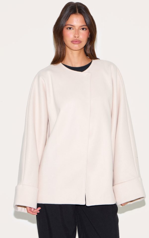 0bba3e71c3f31b28a8e539c056881caf39744c31_CNM5311_1_cream_wool_look_batwing_jacket-1