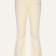 0be7c33cd0daf4b49bba2182e57d912c9b06e6da_CNI8523_5_prettylittlething_beige_printed_flared_trousers