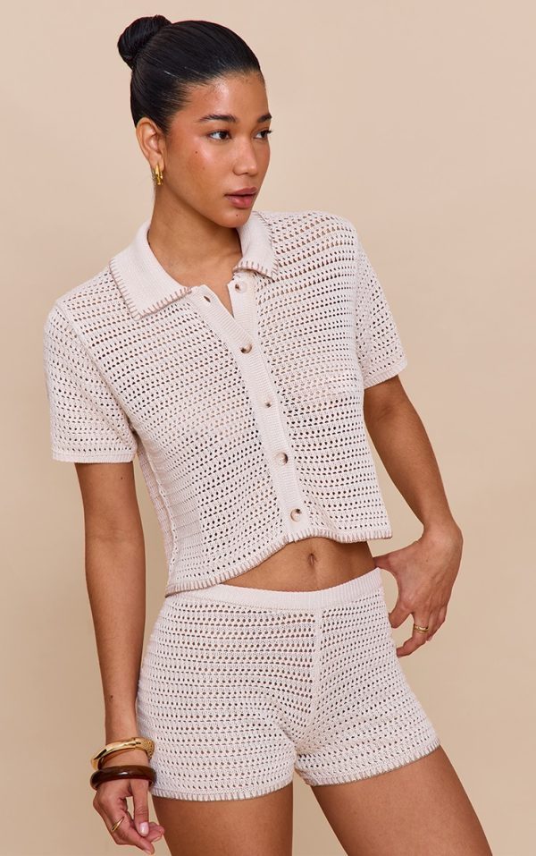 0c32455d425bb14ecffed750976fbb71f7531811_CNL8457_1_oatmeal_contrast_stitch_crochet_knit_short_beige