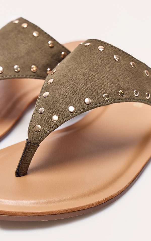 0c3e3118cf775fcef6de236c2bd2f8857f758427_CNL7095_4_olive_faux_suede_stud_detail_toe_thong_flat_sandals
