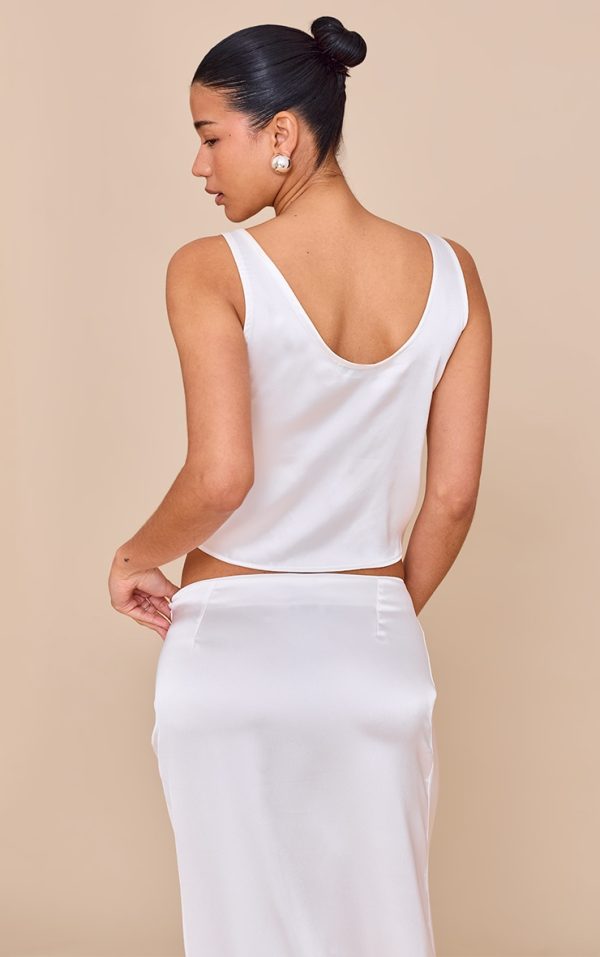 0c54a0010c2f2c180fe37b1c05266b763f29c91f_CNM8892_2_cream_satin_scoop_neck_cami_top