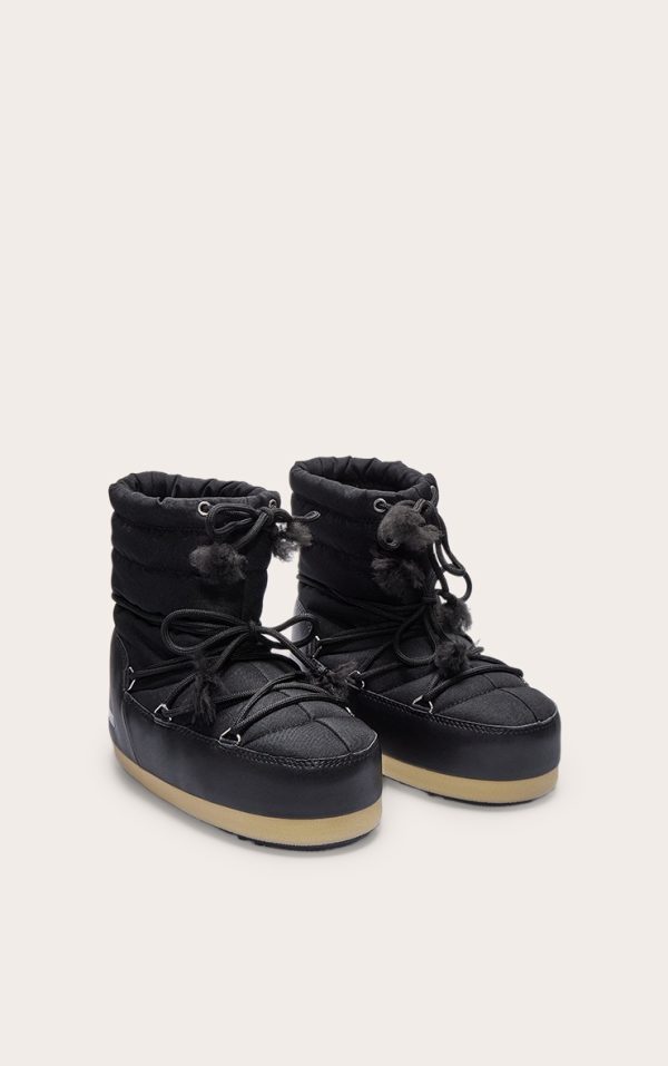 0cc650fb8a194b5e6a5c09817ee2c55c5cf840e0_CNB3399_2_moon_boot_black_light_low