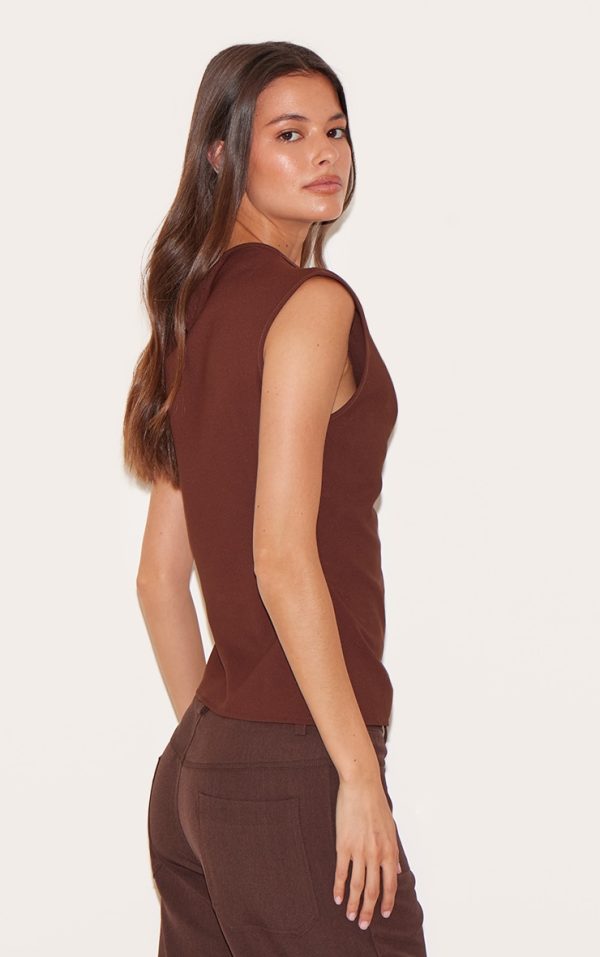 0cf29637e4c3e8e06c49e48ca688816e47cf56b1_CNM4296_2_chocolate_asymmetric_trim_detail_long_top