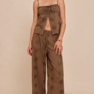 0dd3d138a1dd89c91f80aa7ade394058730b0402_CNM6113_1_mushroom_broderie_swirl_detail_straight_leg_trousers