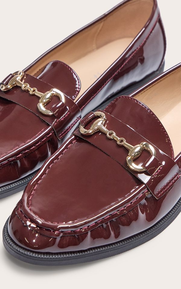 0ed749bb0b6a88e1f7daef39a873f61c1951e512_CNN2127_4_burgundy_patent_loafer_with_gold_buckle_detail