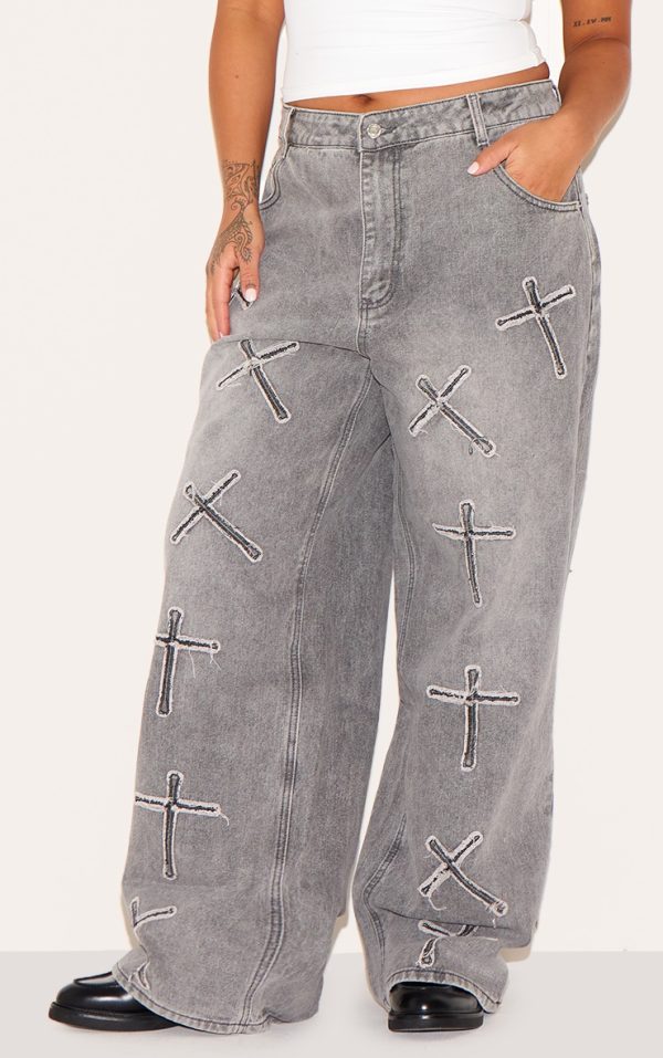 0f6218710ed5f5a29d97c7285d0ecf96961c4330_CNH9755_2_plus_washed_black_cross_applique_detail_wide_leg_jeans
