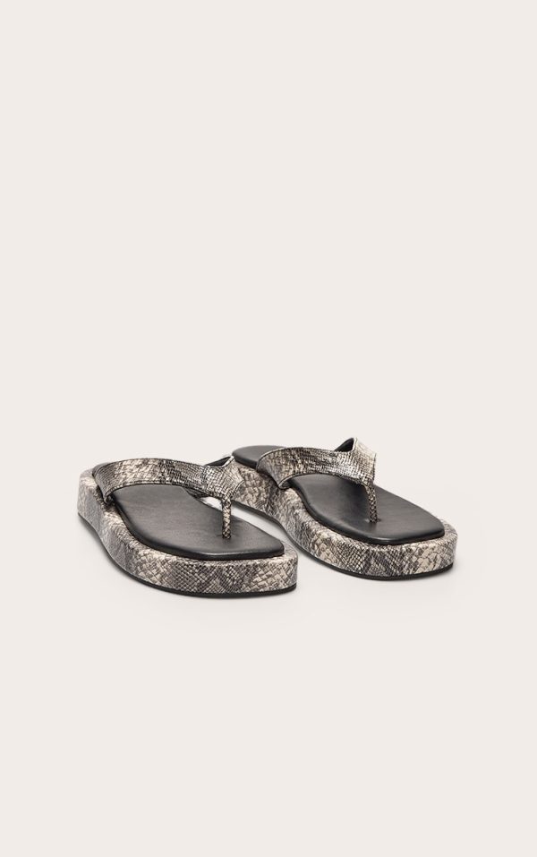 0fa9dc78b5c2741f6cd162796dc617ba861304d8_CNL6569_2_snake_pu_round_toe_thong_flatform_sandals