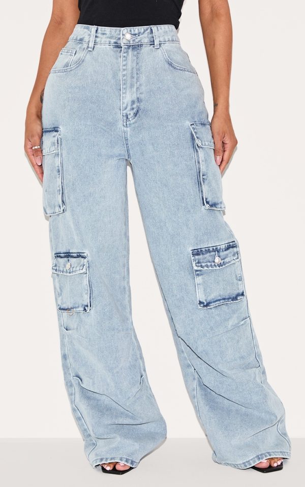 10586c29a19c11e2171a4cd112c9a9377244bb3d_CNH4109_2_shape_light_blue_wash_denim_pocket_detail_cargo_jeans
