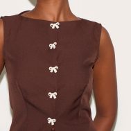 10939ced9f09505eb02a5e3c0b35a4272cee1e2a_CNL8362_4_chocolate_brown_contrast_velvet_mini_bow_detail_waistcoat