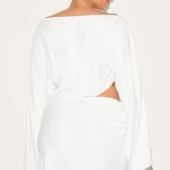 11b12db8200c96a4f7194755695f81a550770dd7_CNM7816_2_plus_cream_floaty_woven_slash_neck_long_sleeve_top