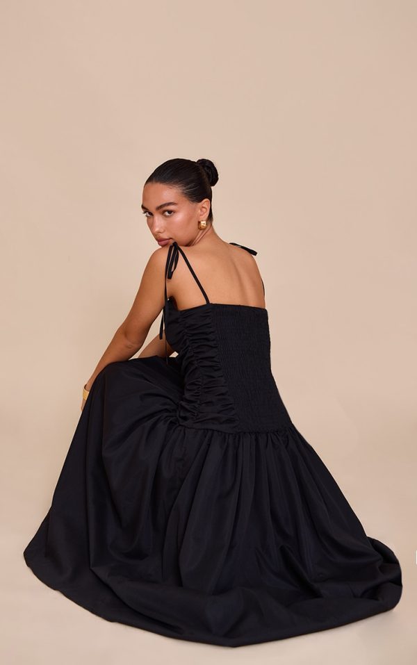 12af64a6e0726da0f4e016e1d3ce1029be637096_CNM1551_1_black_ruched_detail_strappy_maxi_dress