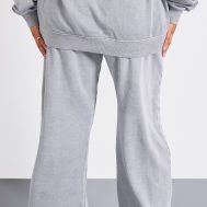 1317e50b17d31fcace045f6af2fc8c7dca33dc96_CNK5650_3_prettylittlething_shape_grey_joggers-1