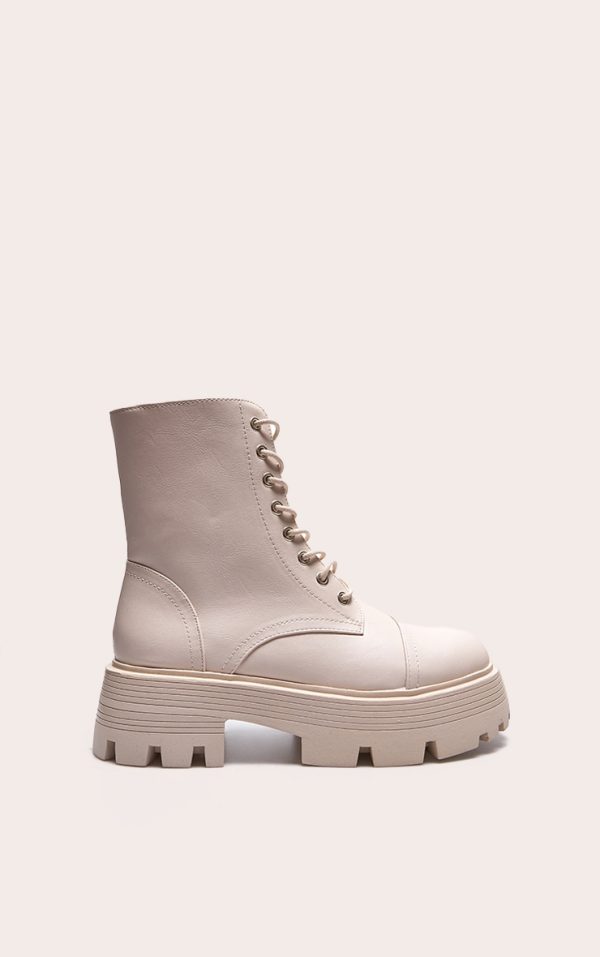 131e02a727d0d0b4a76f765dd9c1b3dc0d1ff019_CNF5428_1_cream_lace_up_chunky_sole_hiker_boots