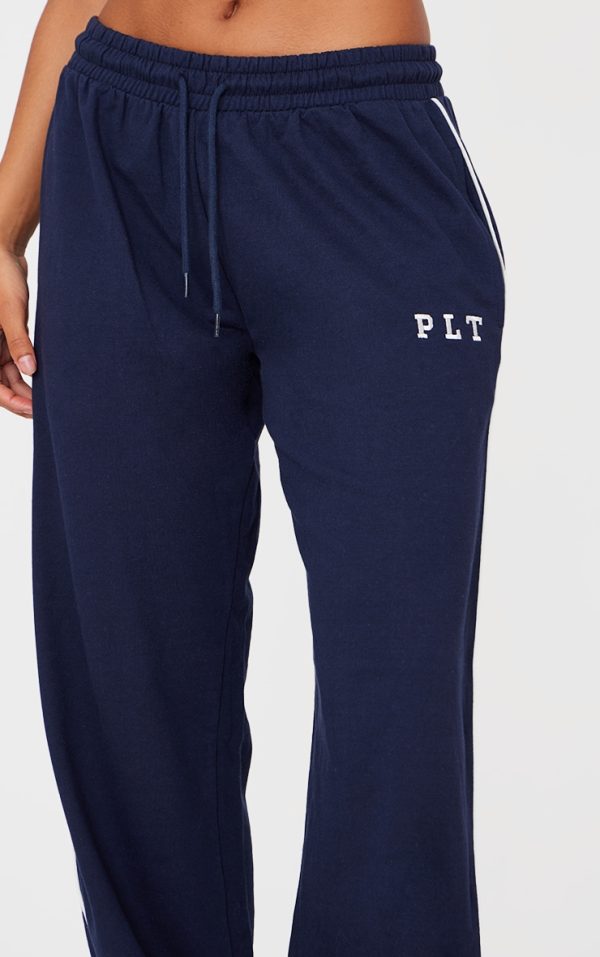 13a38ec00d9724b5618f792e1d72f909bf55b411_CNK6437_4_prettylittlething_navy_contrast_binding_wide_leg_joggers