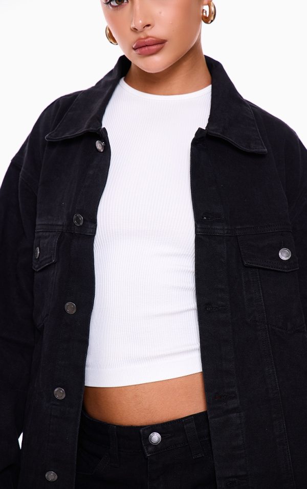 15a0534f5a8806a6a9fd9a15ee9256cb08e10b24_CMH4321_4_prettylittlething_washed_black_oversized_boyfriend_denim_jacket