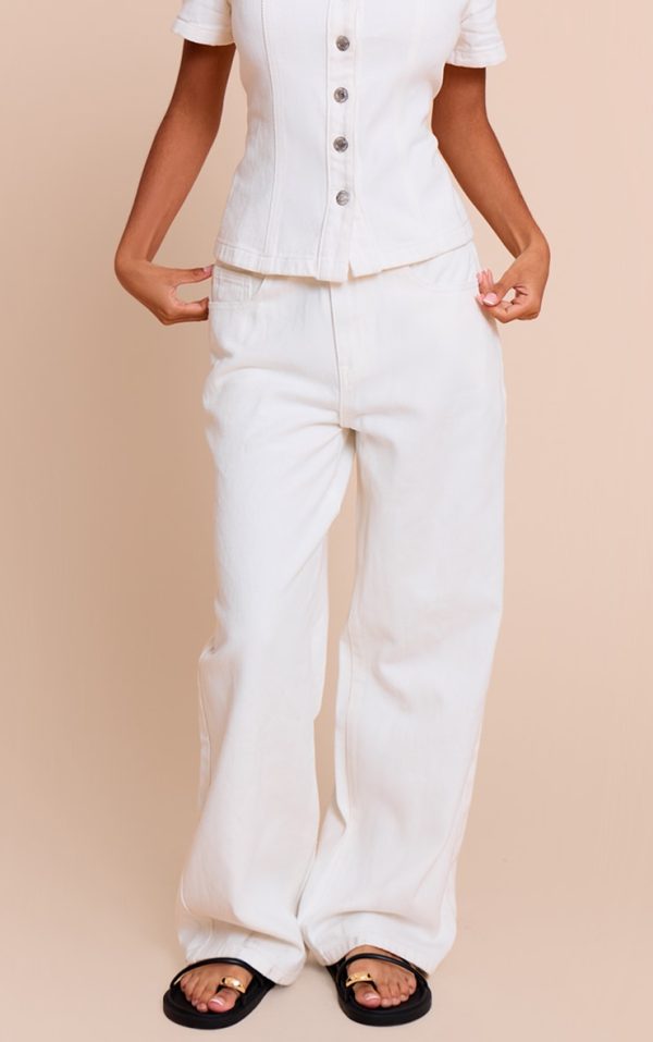 15bd4b098f3d40685d45522866a99b0ef21c225d_CNM6384_2_petite_white_mid_rise_straight_leg_jeans
