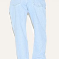 16390568fb39d366fac6fdfa9f141abaee8fb8c4_CNM0386_3_prettylittlething_petite_light_blue_high_waist_mom_jeans
