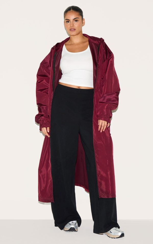 16fdc07030314091c16521f6df0ac0e022abe41d_CNL8706_1_plus_burgunday_toggle_detail_midi_windbreaker