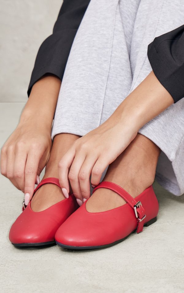 17a06fa2096a55fbd134e0d4426dc896f7f65567_CNK1702_1_red_pu_round_toe_ballet_pumps