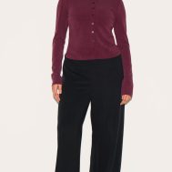 17a7a58242b62ac83dba6622474e7be2b73dbe80_CNM4452_3_plus_burgundy_modal_button_detail_long_sleeve_top